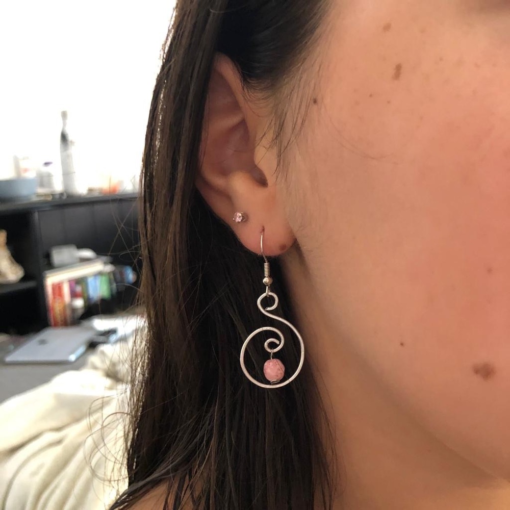 Beautiful earrings - Picture 2 of 5